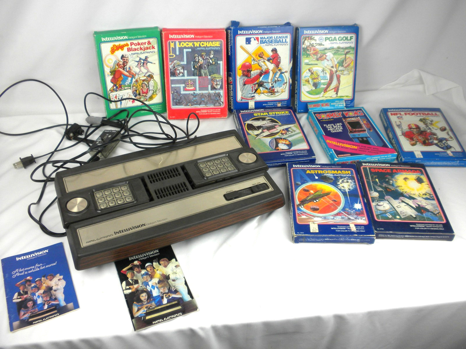 Vintage Mattel Electronics Intellevision Game Console 2609 & 9 Games Donkey Kong