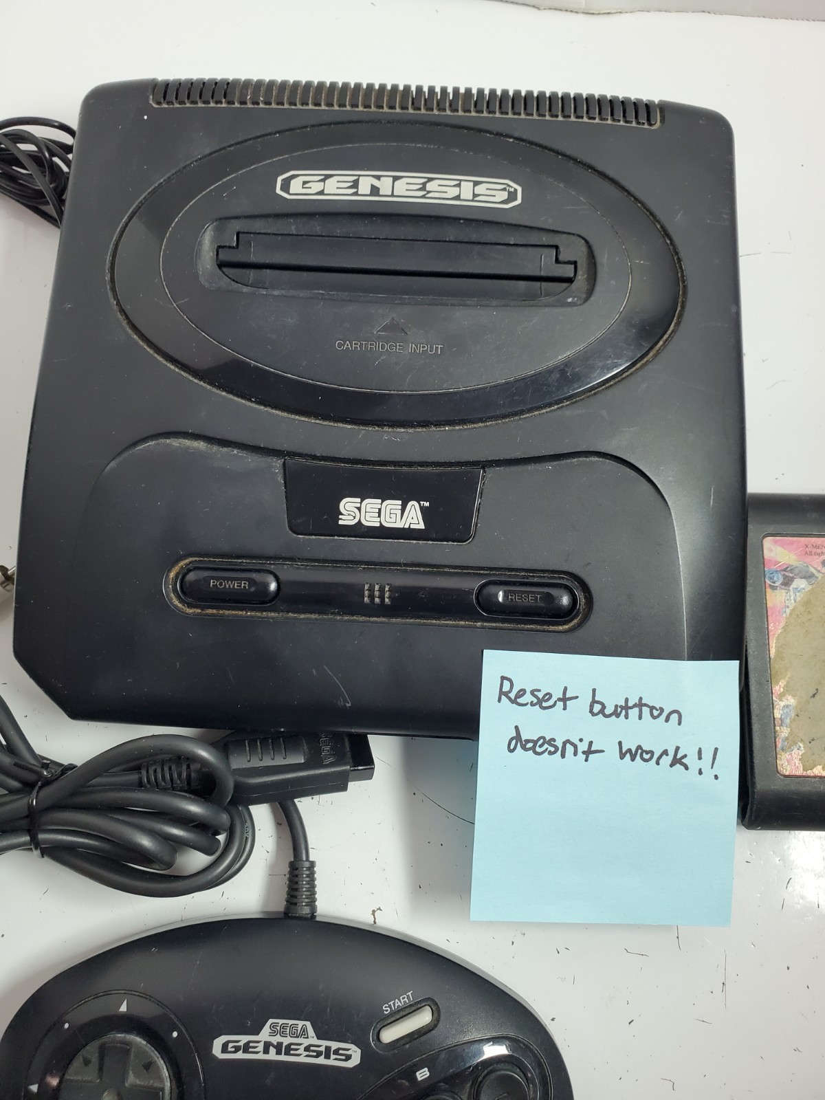 SEGA Genesis Model 2 MK-1631 Console Bundle – Reset Button Doesn’t Work – READ