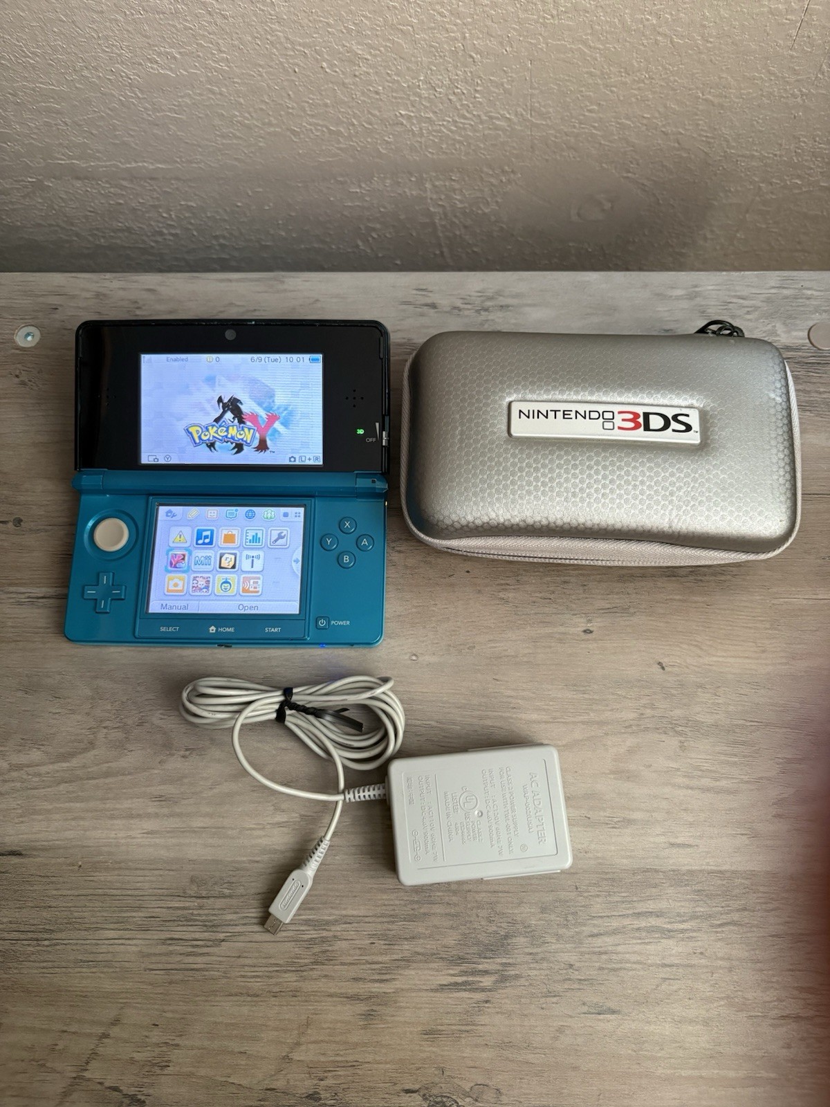 Nintendo 3DS – Aqua Blue Console – USA English + Pokemon Y