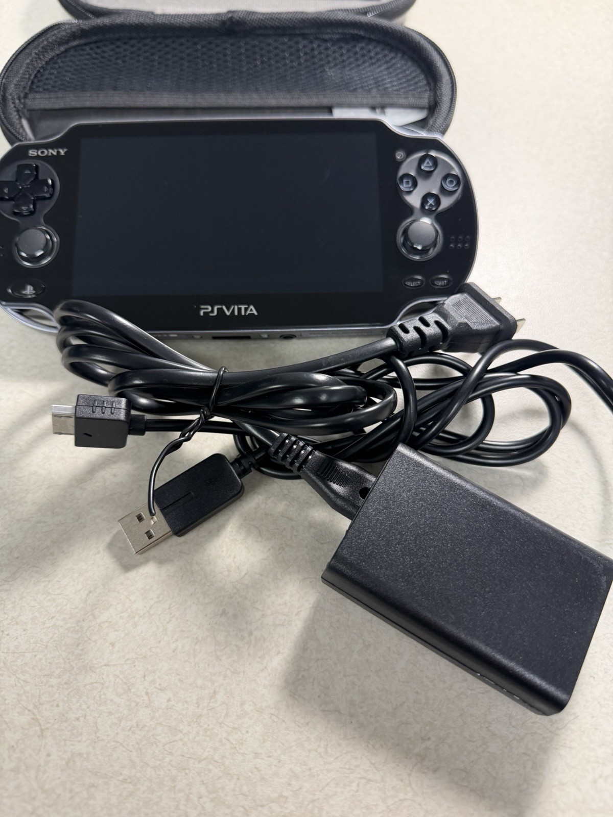 SONY PS Vita PCH-1101 Crystal Black Wi-Fi+3G Model W/ 17 Games+Charger! See Pics