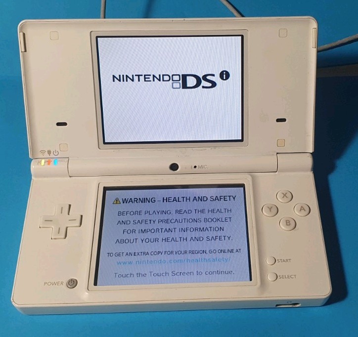 Nintendo DS White Bundle with Charger, Pen, and 11 Games/ Case- Fully Working.