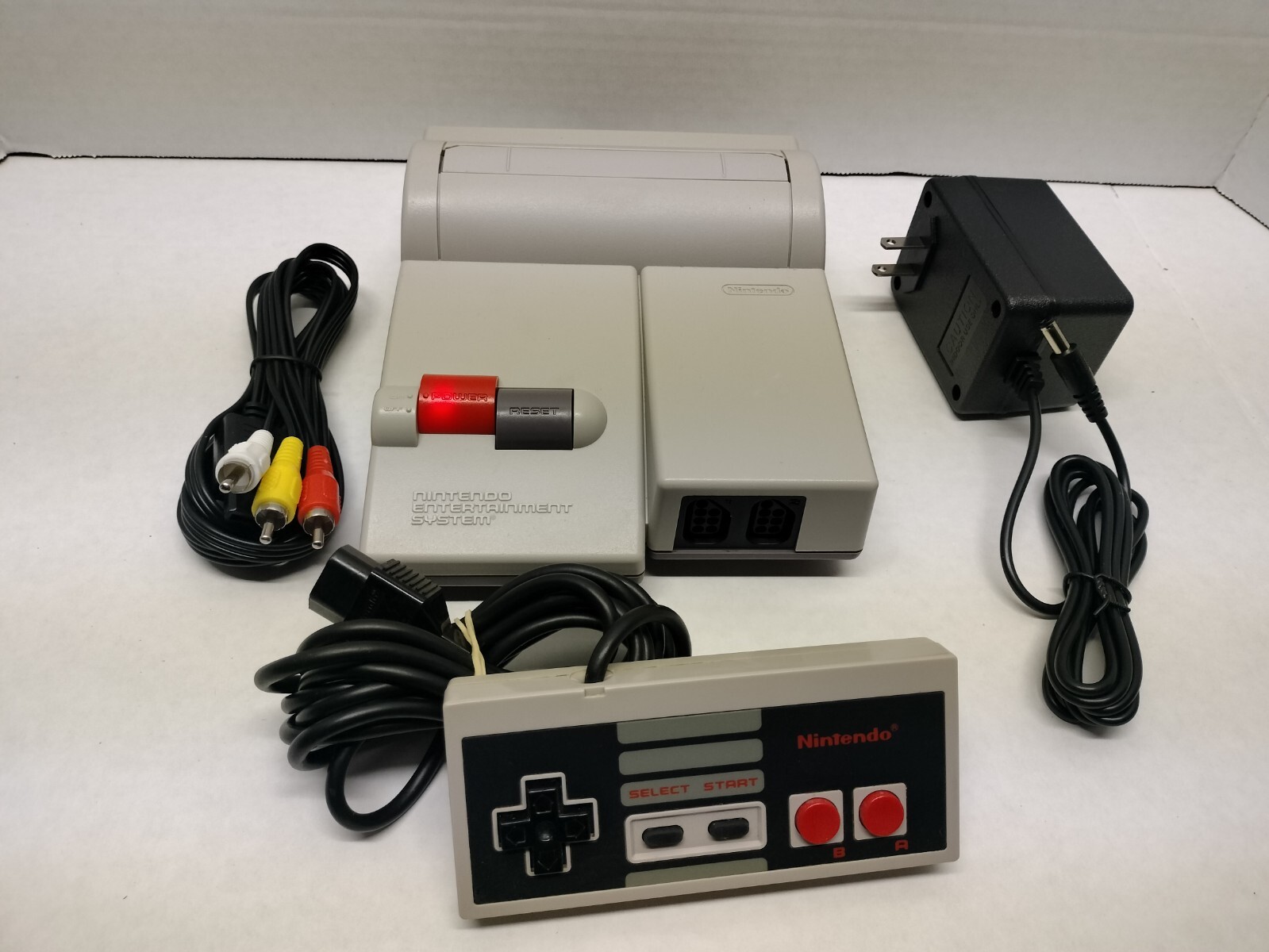 Nintendo NES Toploader. Nes-101. New Caps, Composite Multi-out & Power light!