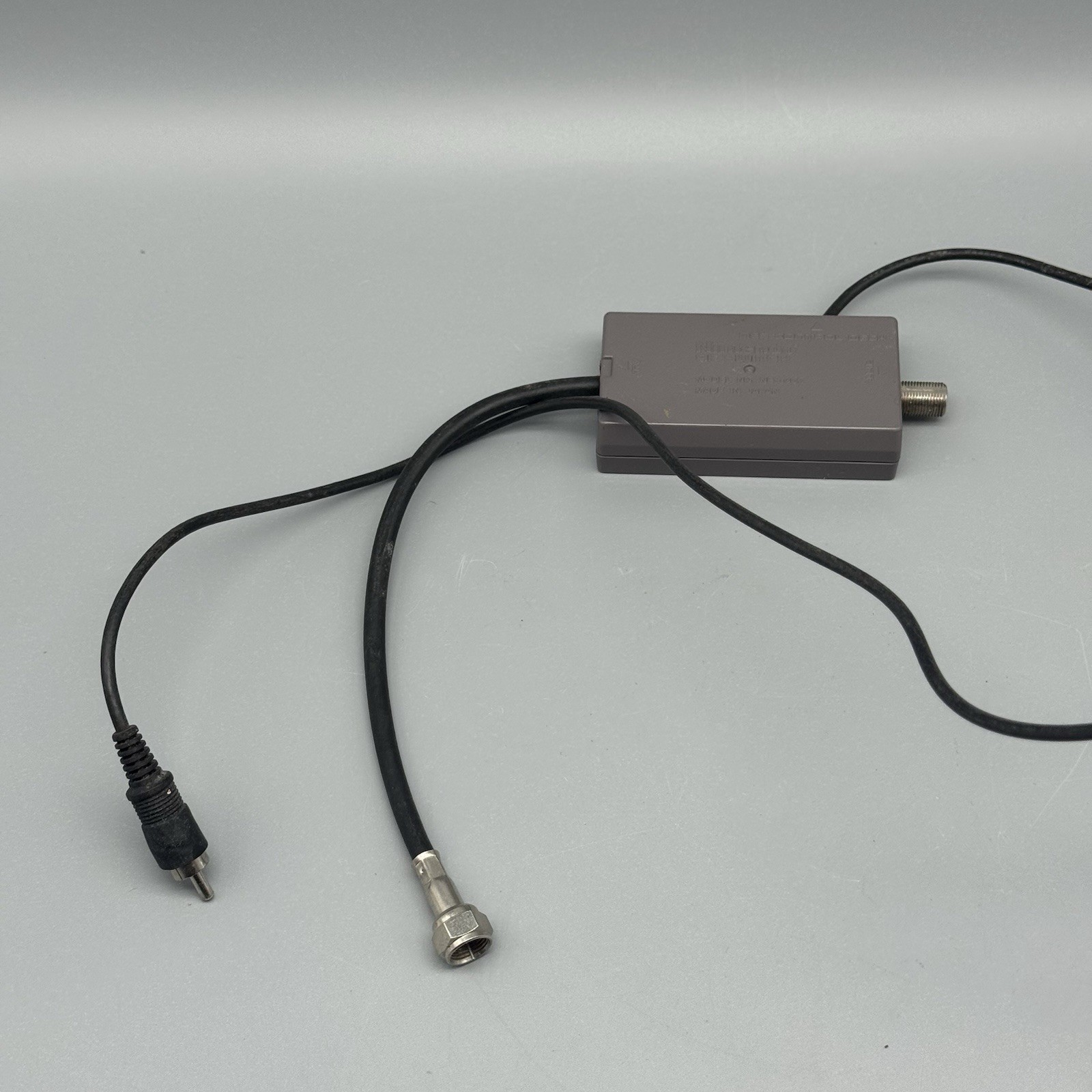 Nintendo Entertainment System Console Gray NES-001 PARTS OR REPAIR BLINKING RED