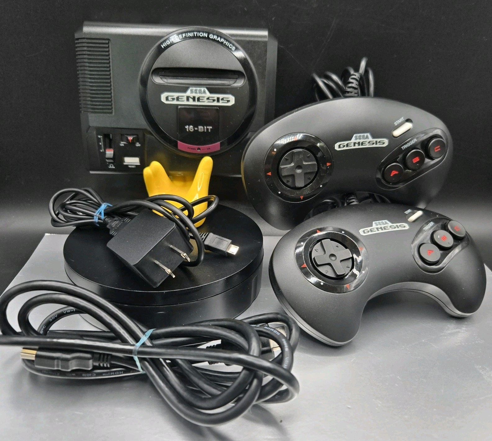J4 Sega Genesis Mini Classic Console 16 Bit MK-16000/2 Controllers/USB/HDMI •EUC