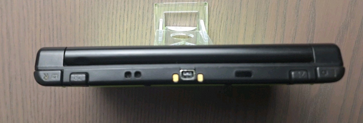 New Nintendo 3DS XL Lime Black | Charger + 32GB SD Card | Region Free