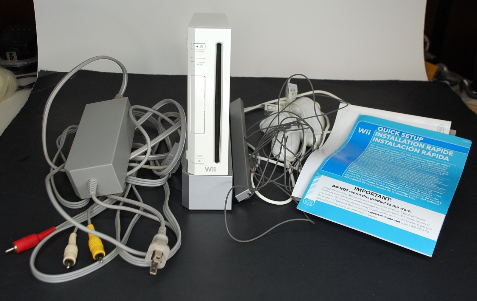 Nintendo Wii Console RVL-101 White Tested Cords Sensor Bar AV Cable Manuals