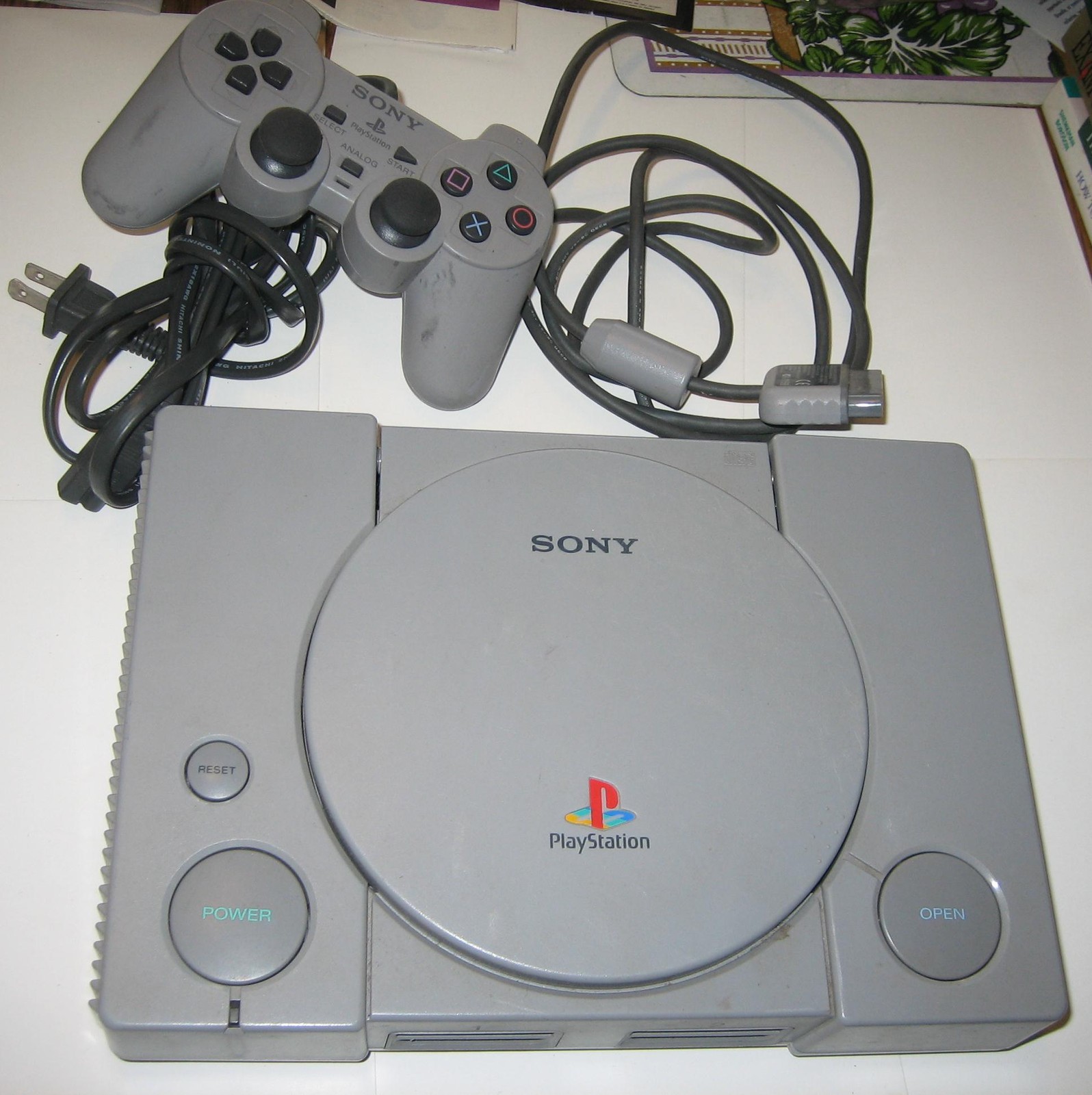 Sony Playstation Console System SCPH-9001 (Oct 1999) w/ AC Adapter & Controller