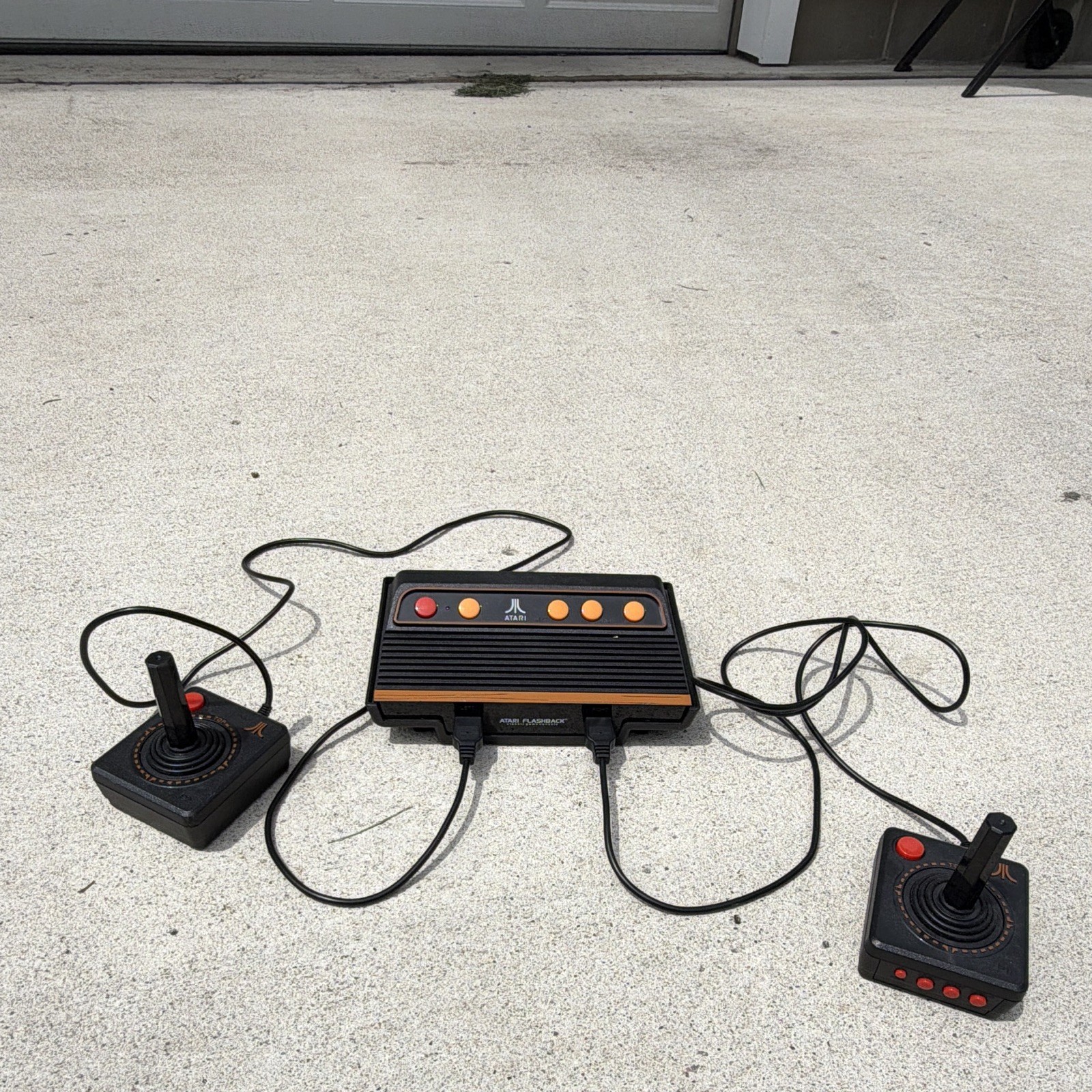 Atari Flashback Console Built-In Games w/ 2 Wired Joysticks RCA NTSC-U/C(TESTED)