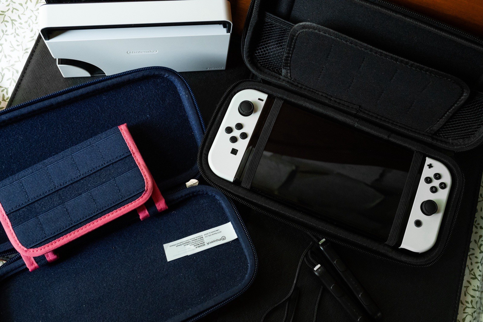 Nintendo Switch OLED Bundle! 2 Cases, Joy-cons, Dock, New Charger -￼ Excellent