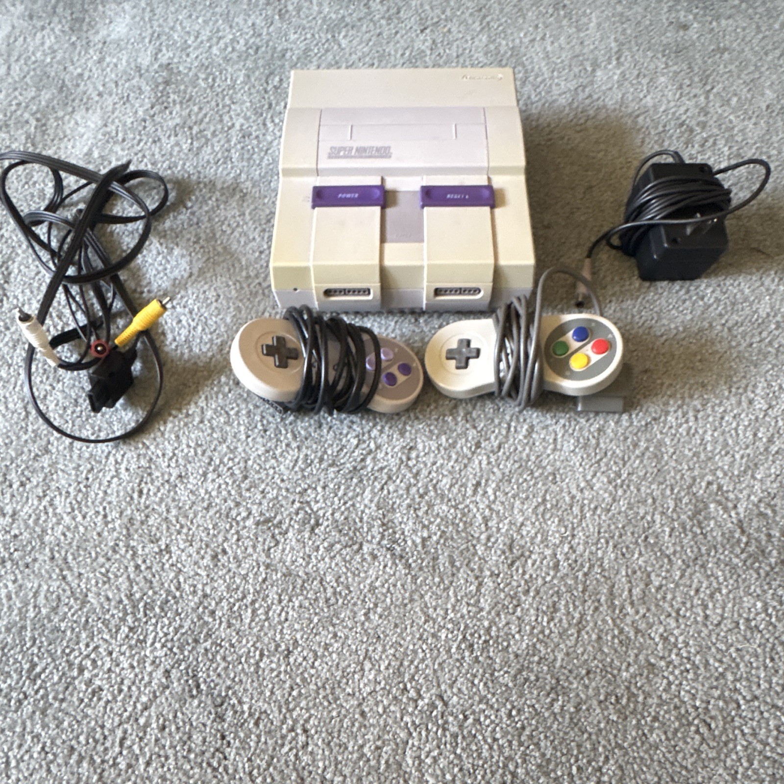 Nintendo SNES Console SNS-001 NTSC-U/C Gray w/ 2 Controllers, AV, Power