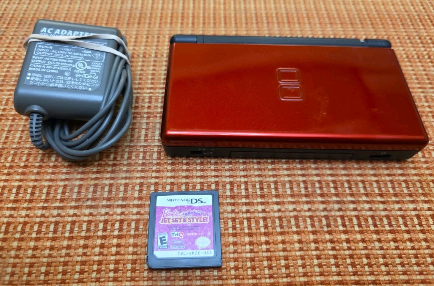 Nintendo DS Lite Console USG-001 w/ charger & 1 Game Crimson Red Tested But Read