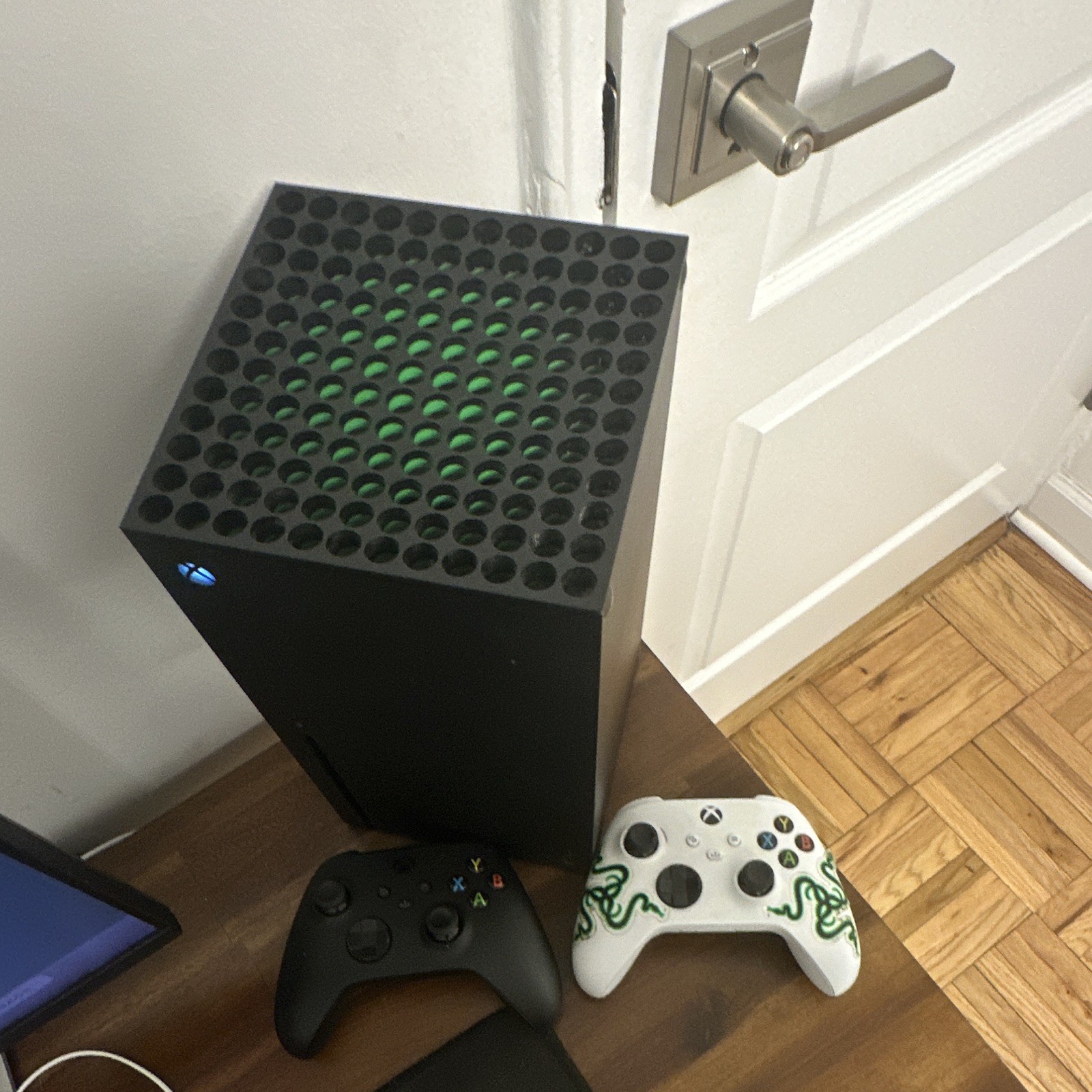 Microsoft Xbox Series X Home Console Black HDMI w/ 2 Wireless Controllers 1 tb