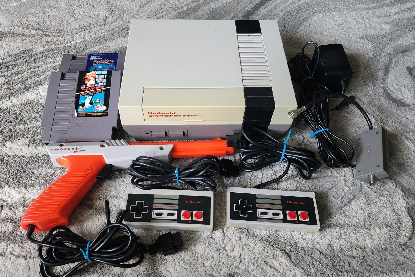 Nintendo NES Console w/ OEM Controllers, Cables, and 2 Games. Tested & Works!