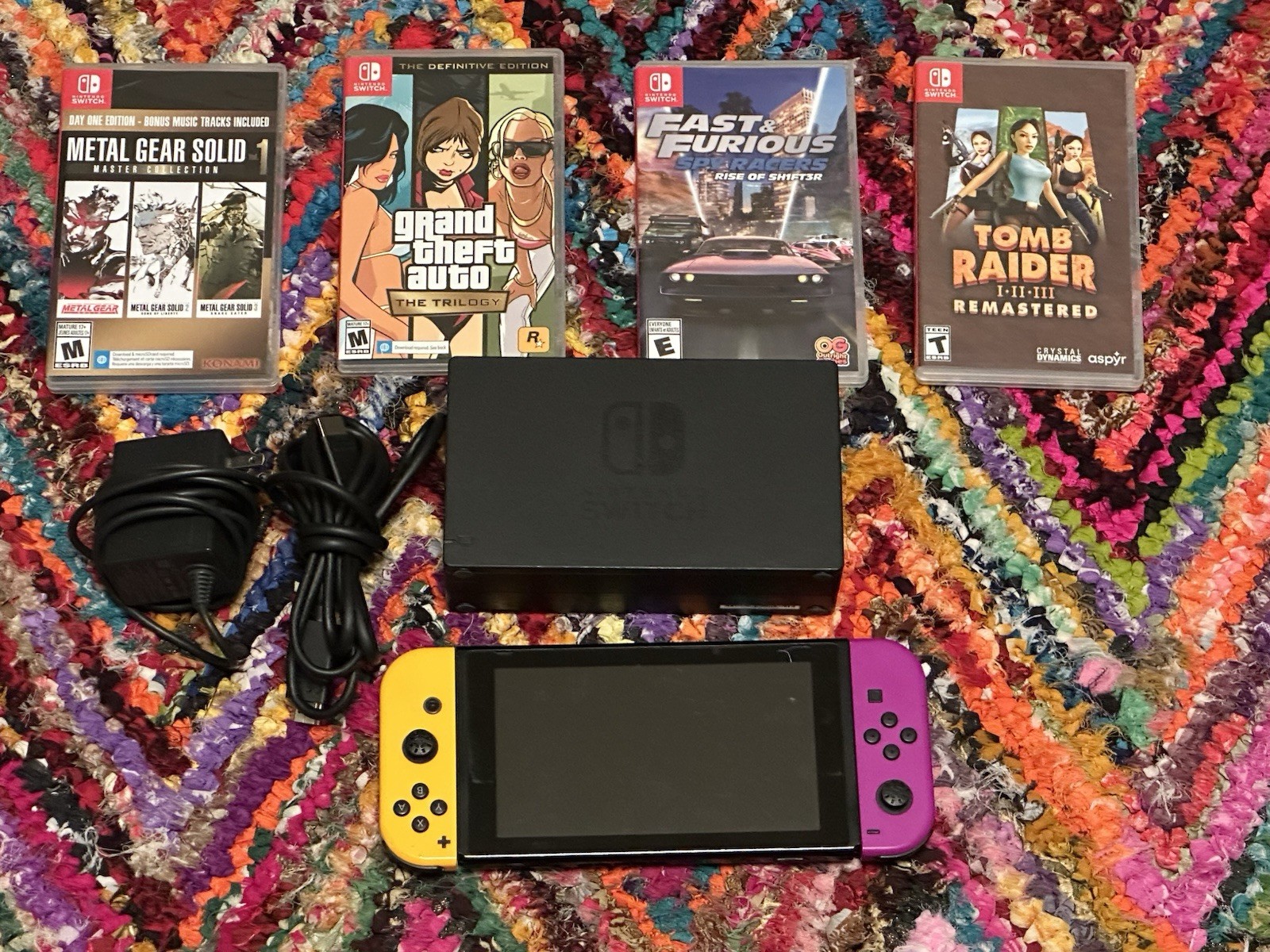 Nintendo Switch V1 Console 4 Games Lot GTA Metal Gear Tomb Raider Dock Charger