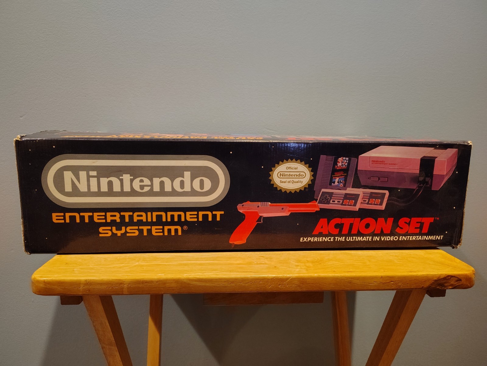 Nintendo NES Action Set Console System Complete Set CIB OEM Great Shape C Pics