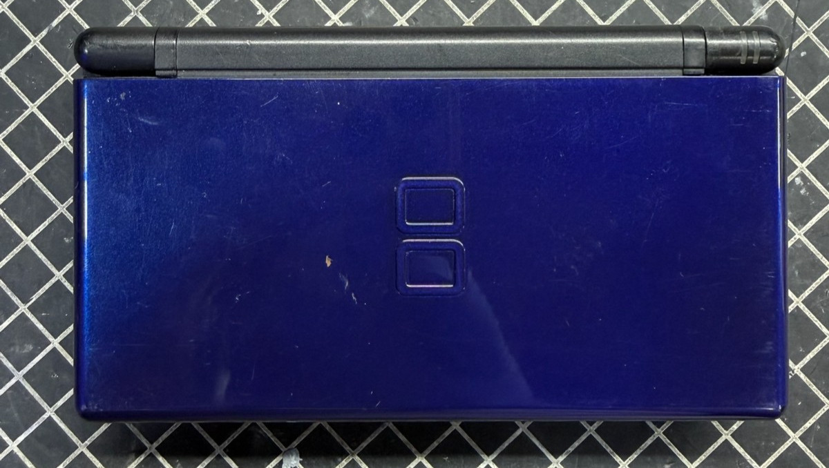 Broken Nintendo DS Lite Handheld Game Console Only USG-001 Bad Hinges