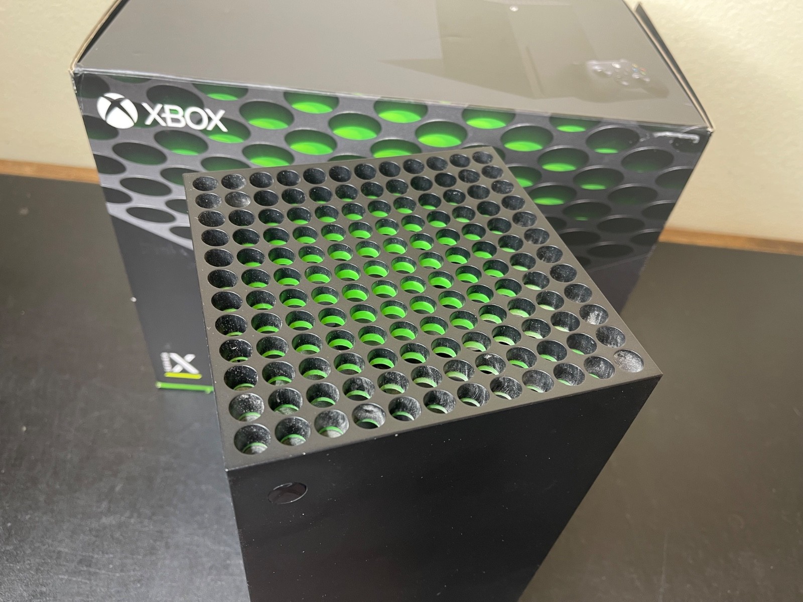 Microsoft XBOX Series X Model 1882 1TB Disc Version w/Controller – Black in Box