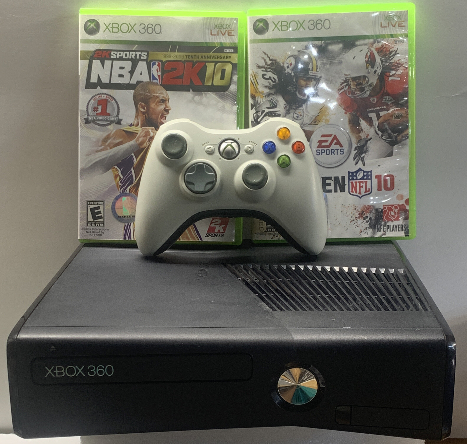 Xbox 360 S Console 8GB 1 controller & NBA 2K10 and MADDEN 2010 Adult Owned