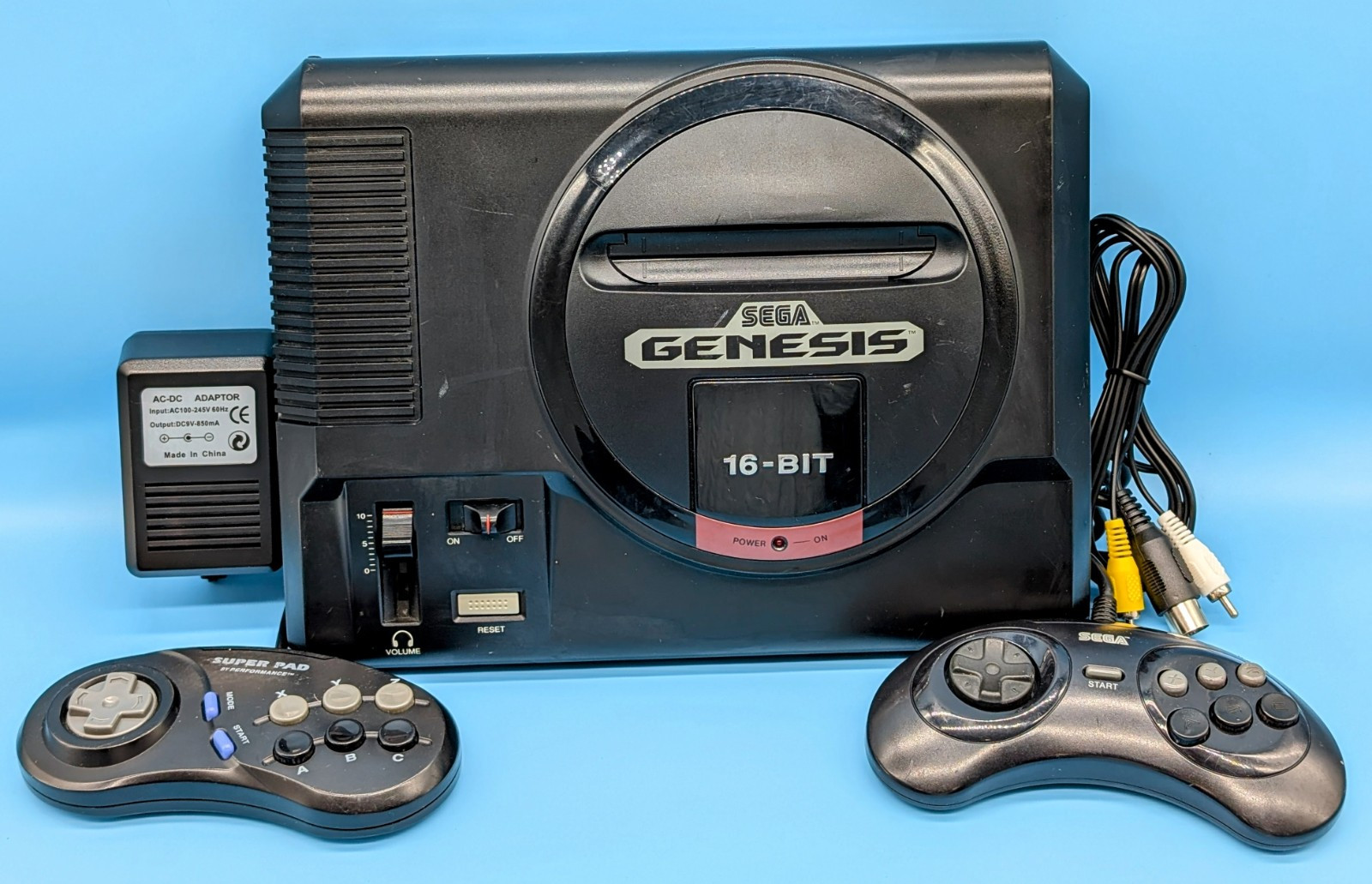 2-CONTROLLERS Original SEGA GENESIS Console MK-1601 Video Game System 1st Model