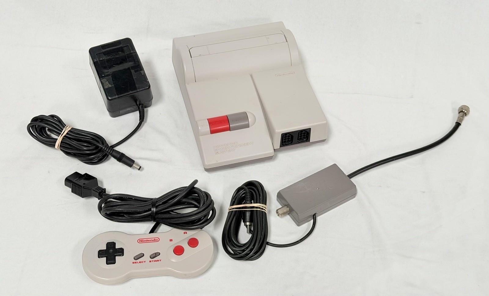 Nintendo NES Top Loader Console System NES-101, OG Dog Bone Controller & Cords!