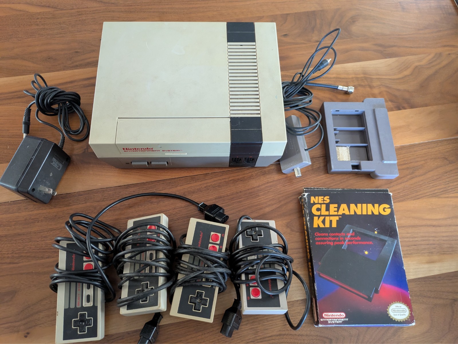 NES 25 games, original Nintendo nes system console, 4 controllers, cables