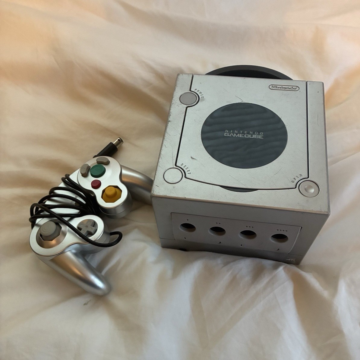 Nintendo GameCube DOL-001 Silver Console w/ Controller NTSC-U/C (Japan)