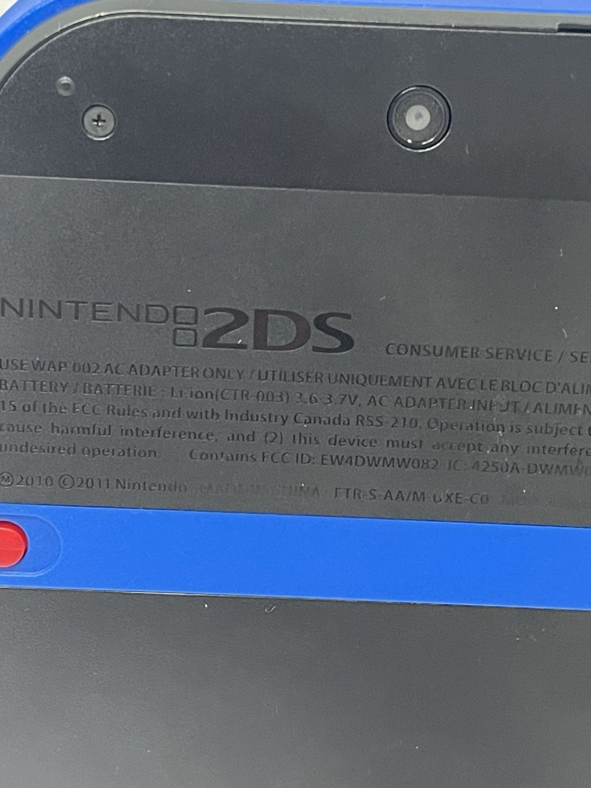 Nintendo 2DS Black & Blue Handheld Video Game System FTR-001 w Charger & Games