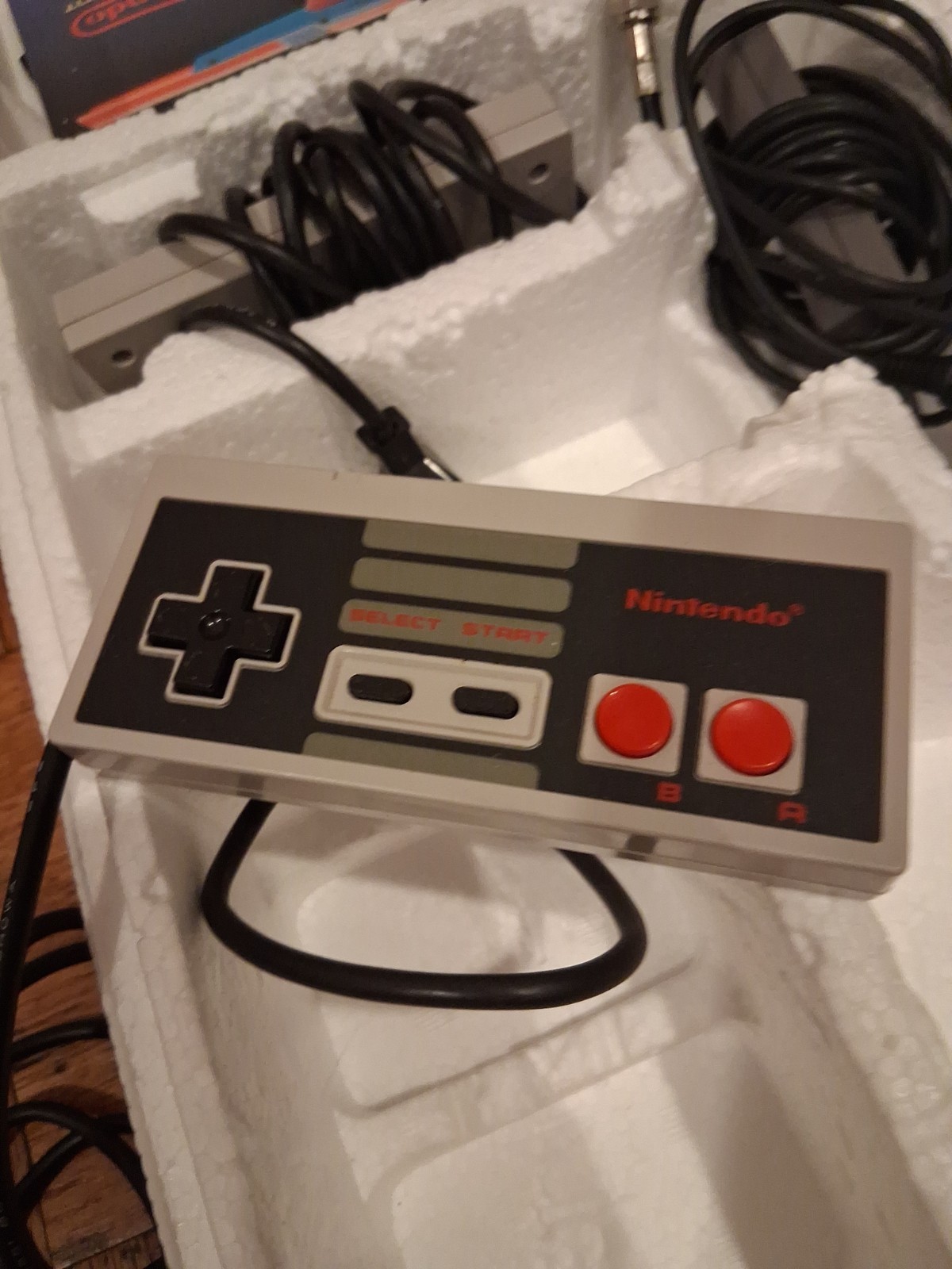 Nintendo NES Action Set Console Bundle w/ Original Box & Zapper Light Gun