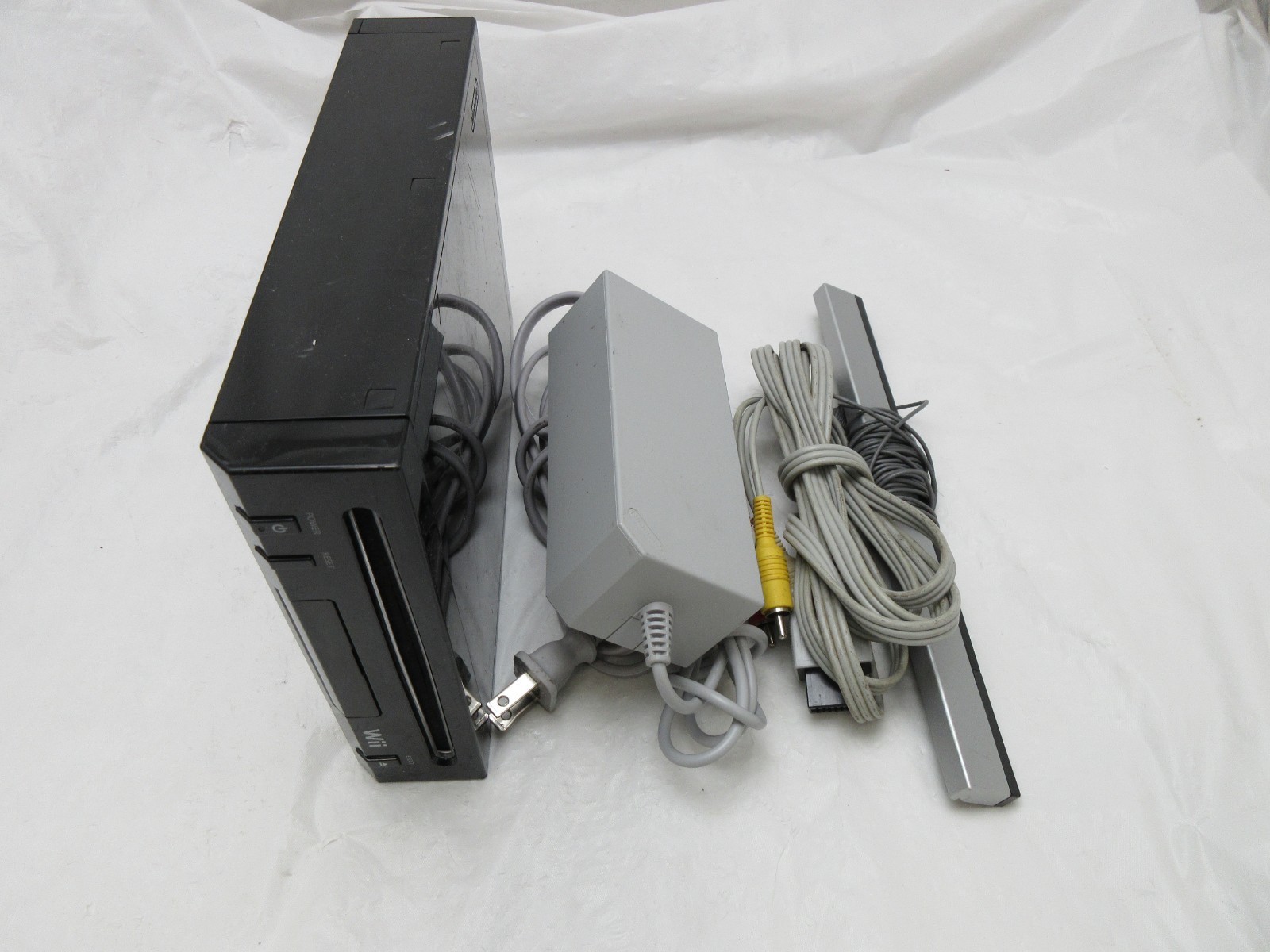 Nintendo Wii RVL-101 (MDE) : Black : Console Only : Grade C : With Power Adapter