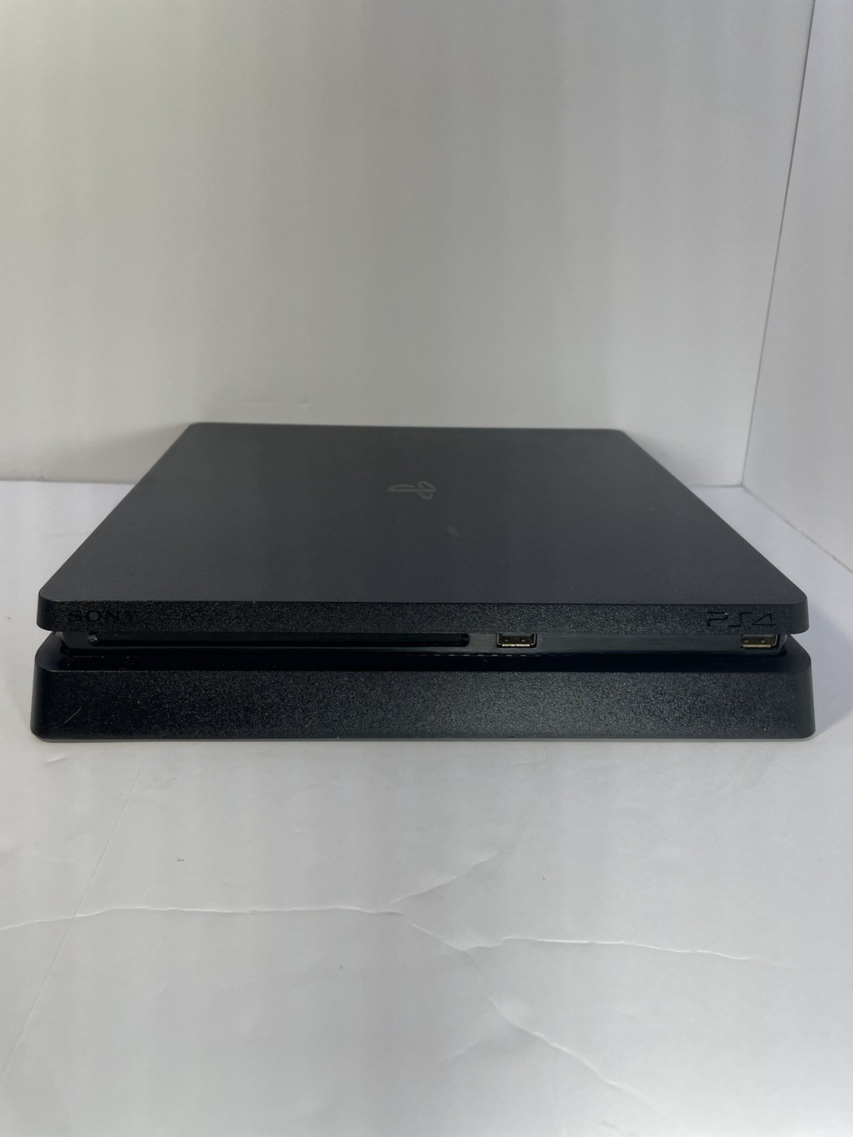 PlayStation 4 Slim CUH2115b w/ Controller and Game | 1 TB | REPASTED