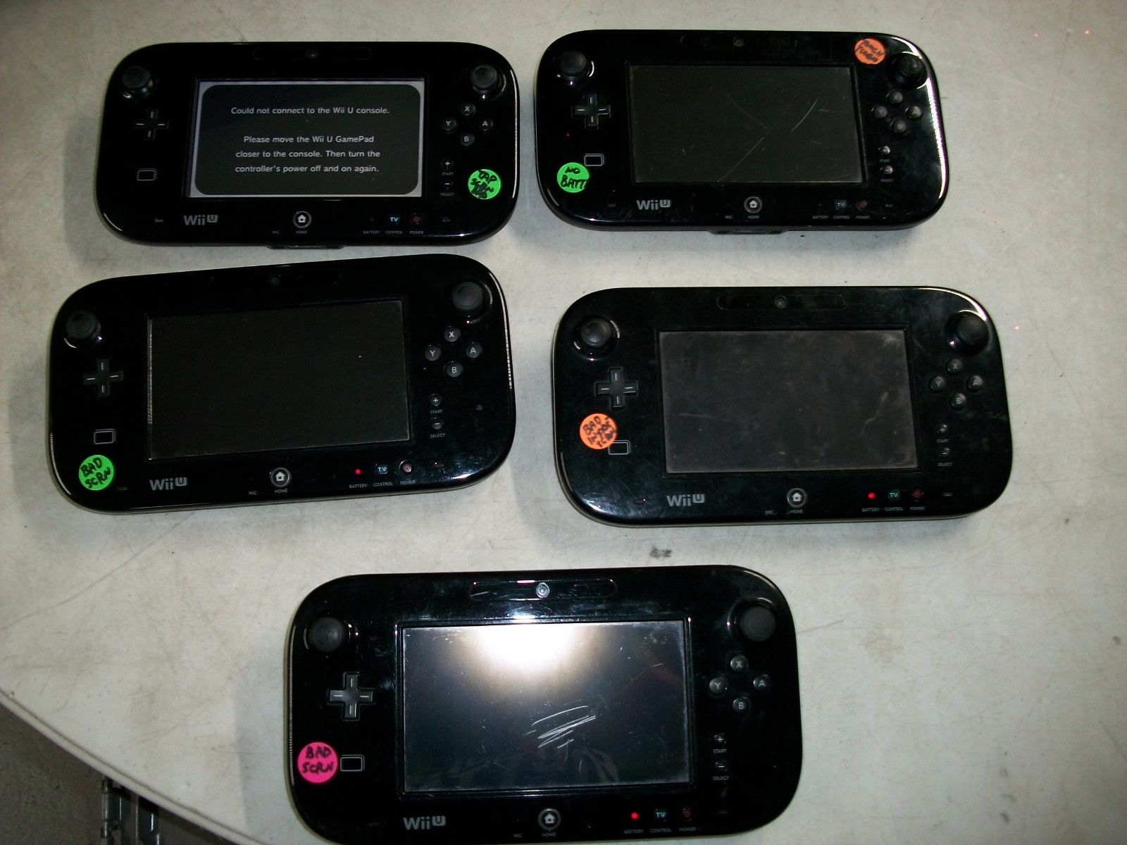 NINTENDO WII U GAMEPAD CONTROLLERS HANDHELD LOT OF 5 AS IS