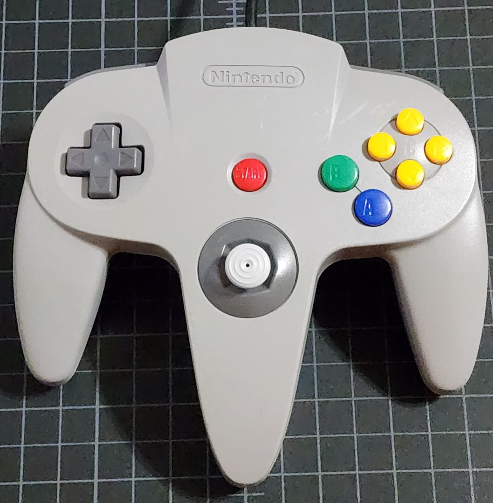Nintendo 64 N64 Bundle: 7 Games, 4 Controllers, Memory, Power & AV Cables T&W