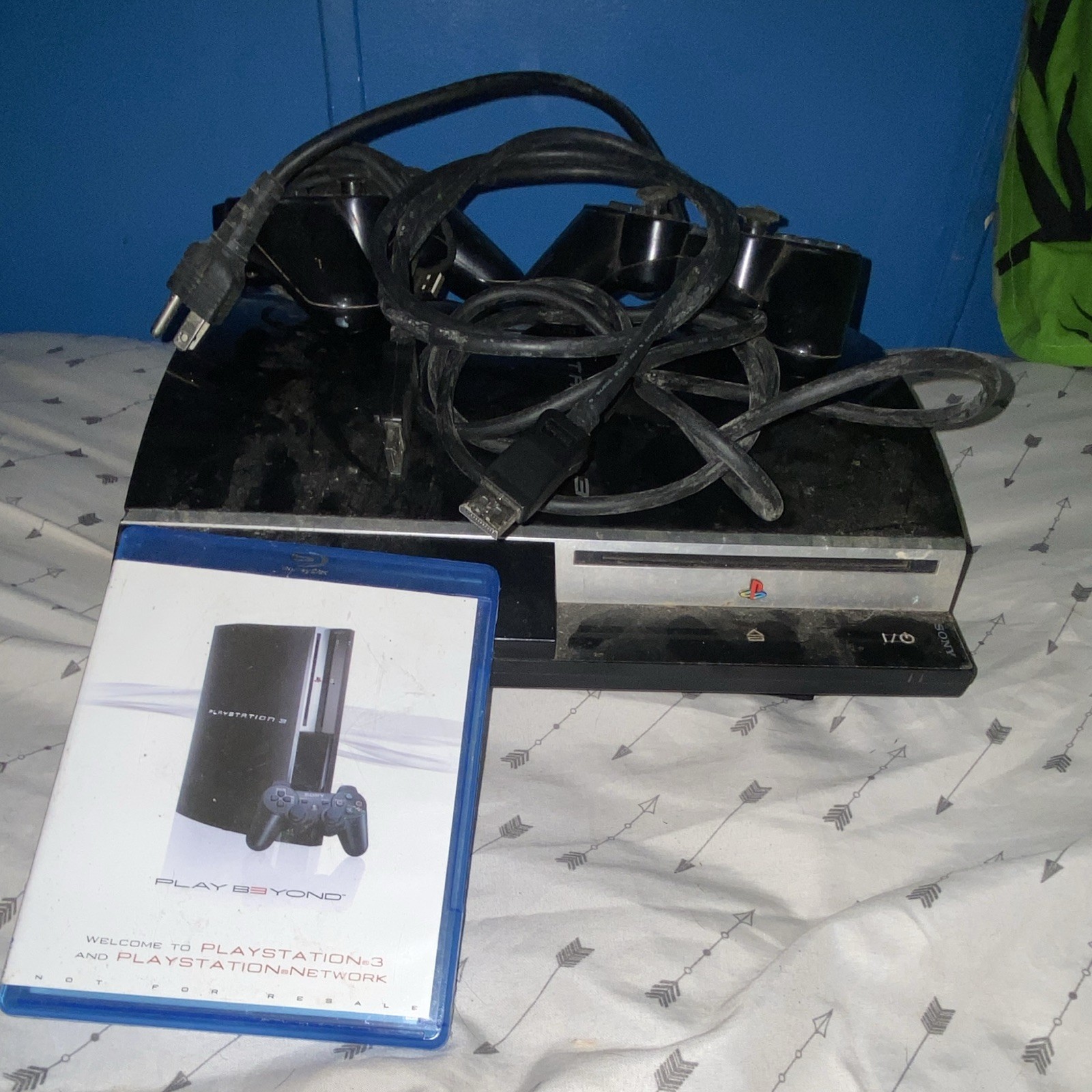 Sony PlayStation 3 PS3 60GB Black Console w/ 2 Controllers Cables Manual