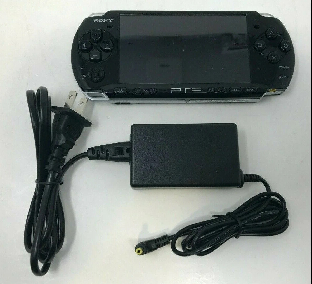 Sony PlayStation PSP 1000/2000/3000 Console with Charger/New Battery Region Free