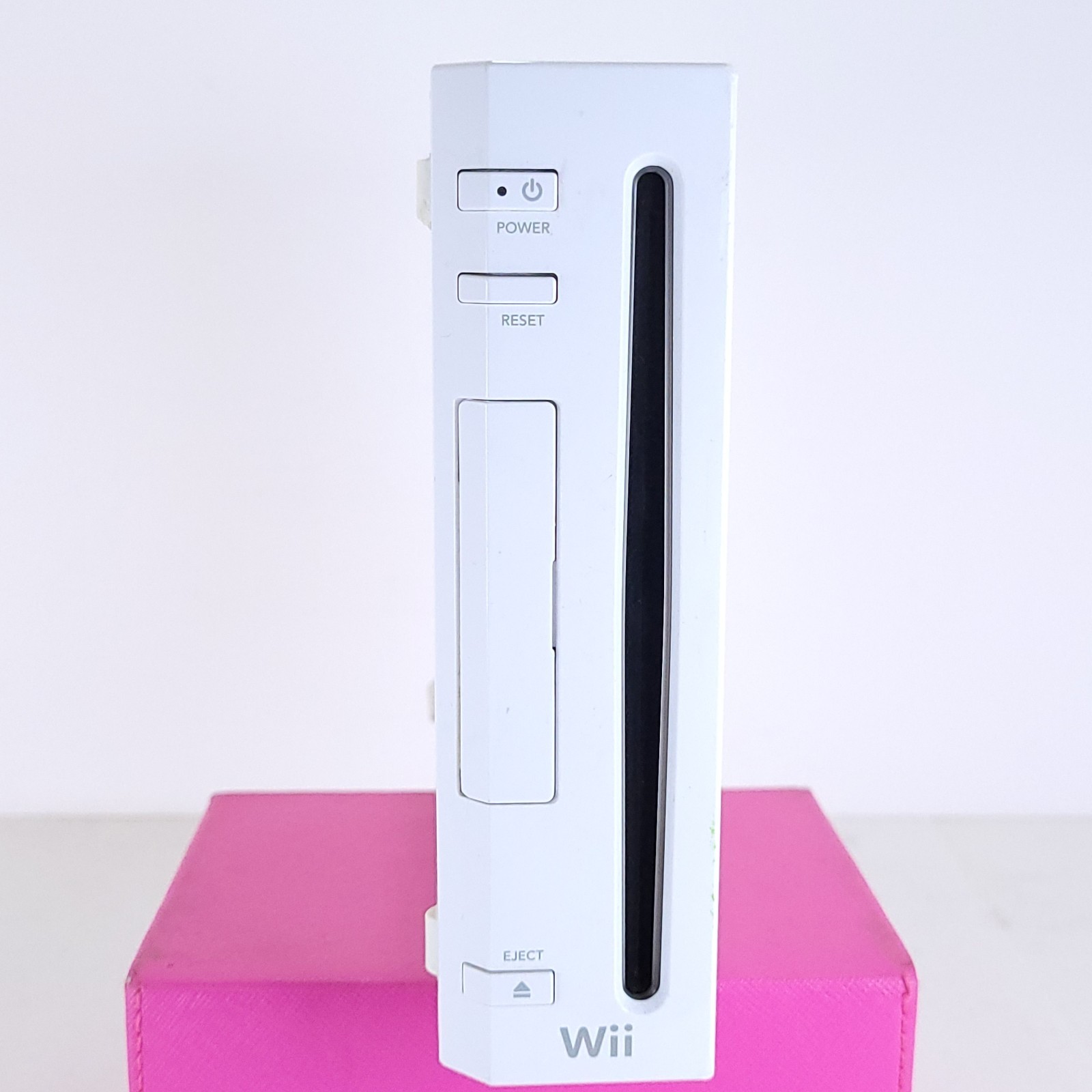 Nintendo Wii Backwards Compatible Console RVL-001 w/Cables + Remote/Nun-chuck