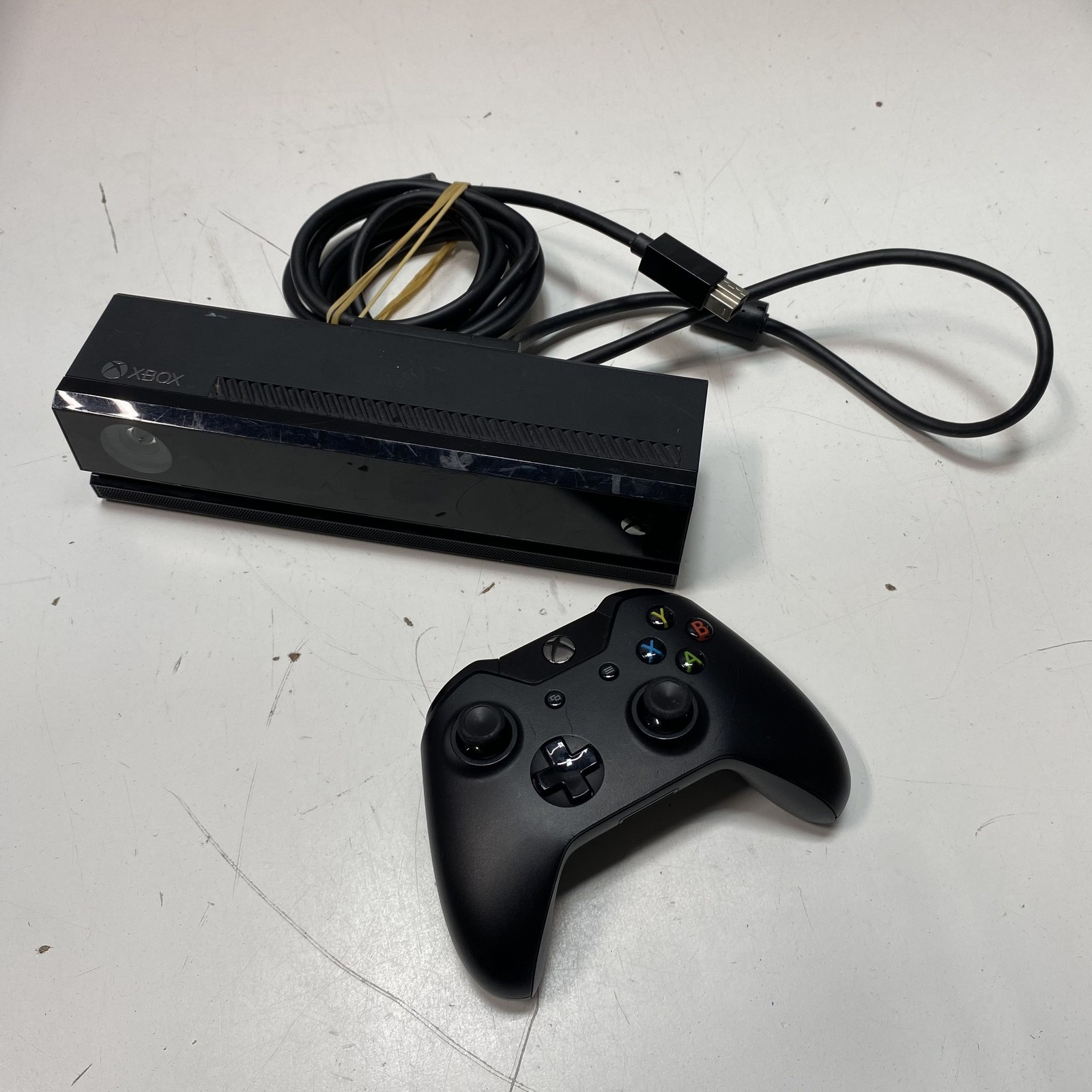 Microsoft Xbox One Console Model 1540 Kinect 1 Controller For Parts or Repair