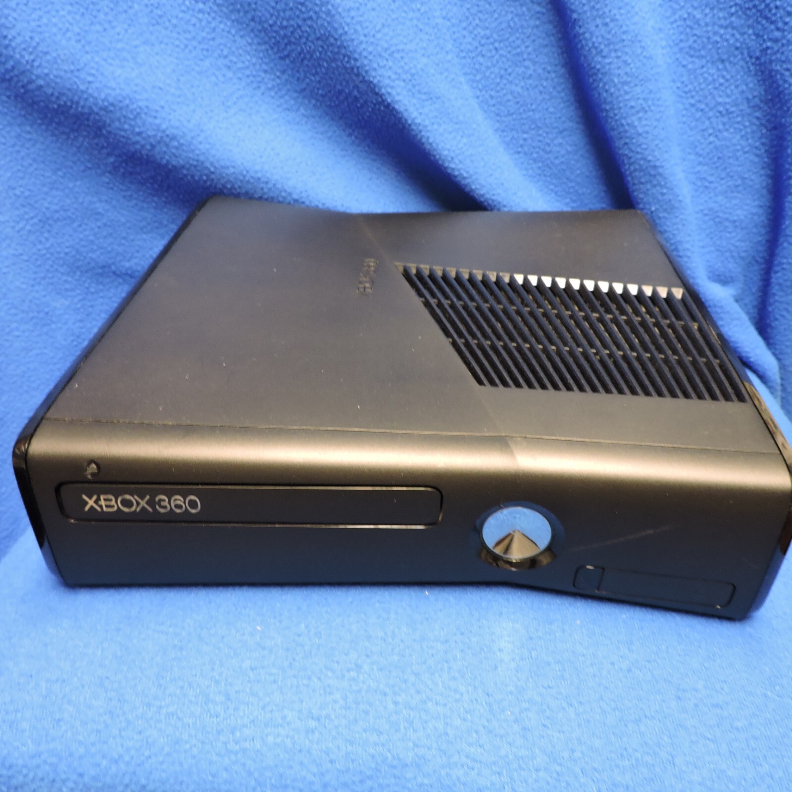 Xbox 360 Console 4 Controllers 10 Games 250 GB