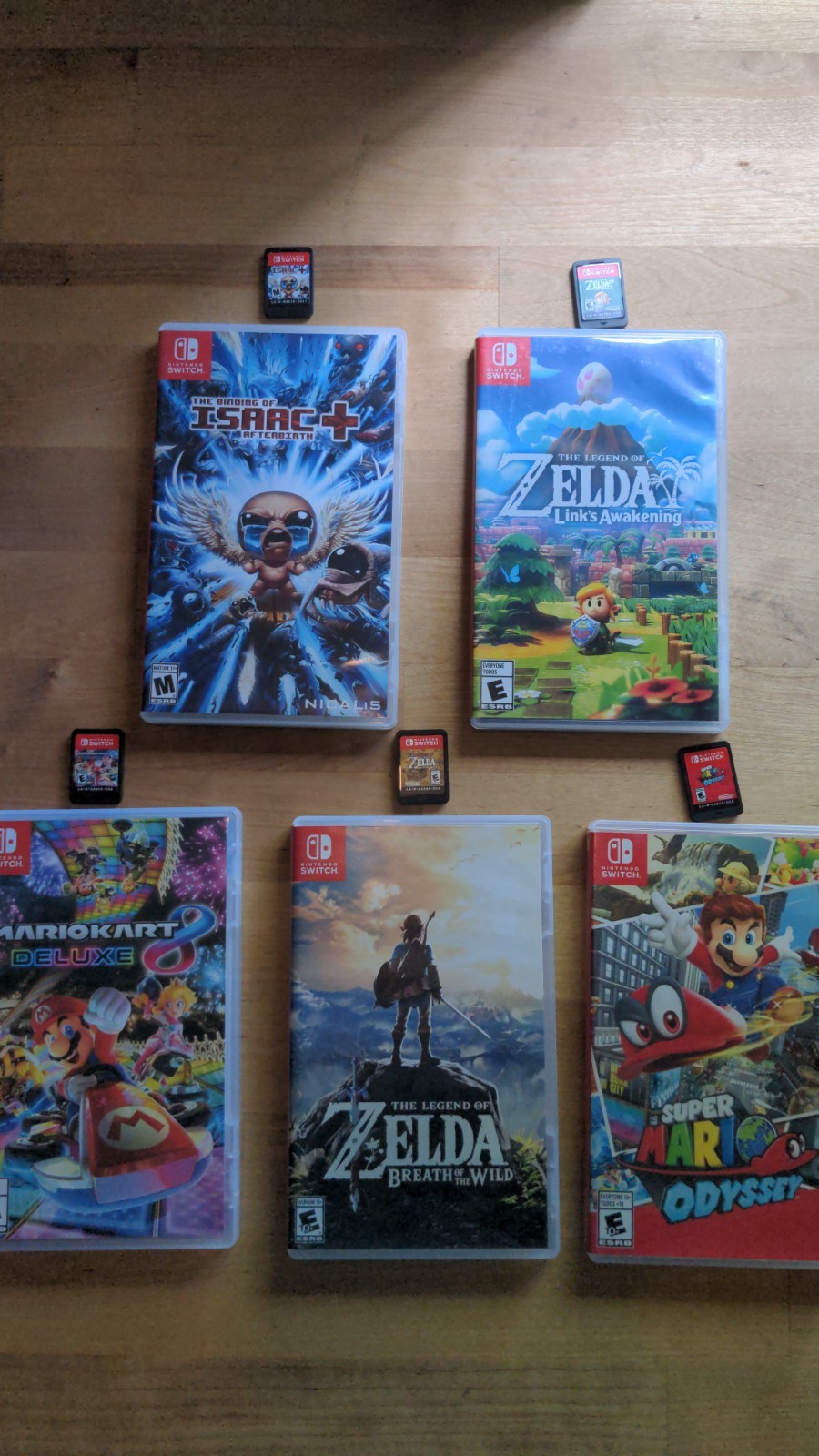 Nintendo Switch Bundle – Complete Setup + 3 Pairs of Controllers + 7 Games