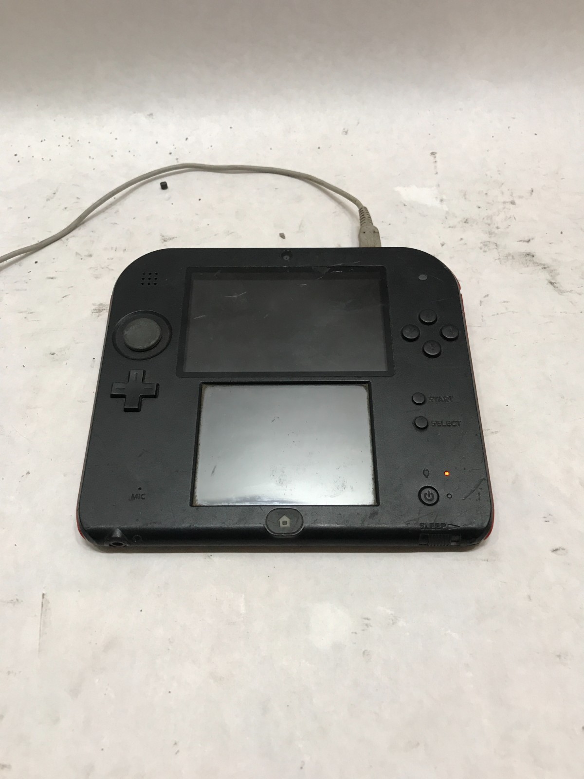 Nintendo 2DS Console FTR-001 Black/Red For Parts Only READ DESC NO CHARGER – DW