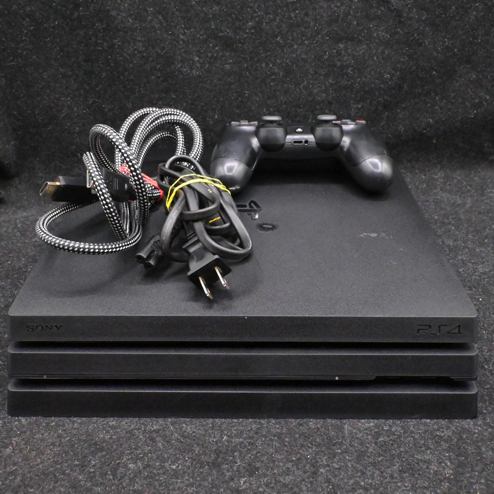Sony PlayStation 4 Pro 1 TB CUH-7215B Black with Controller Hdmi Cord Tested