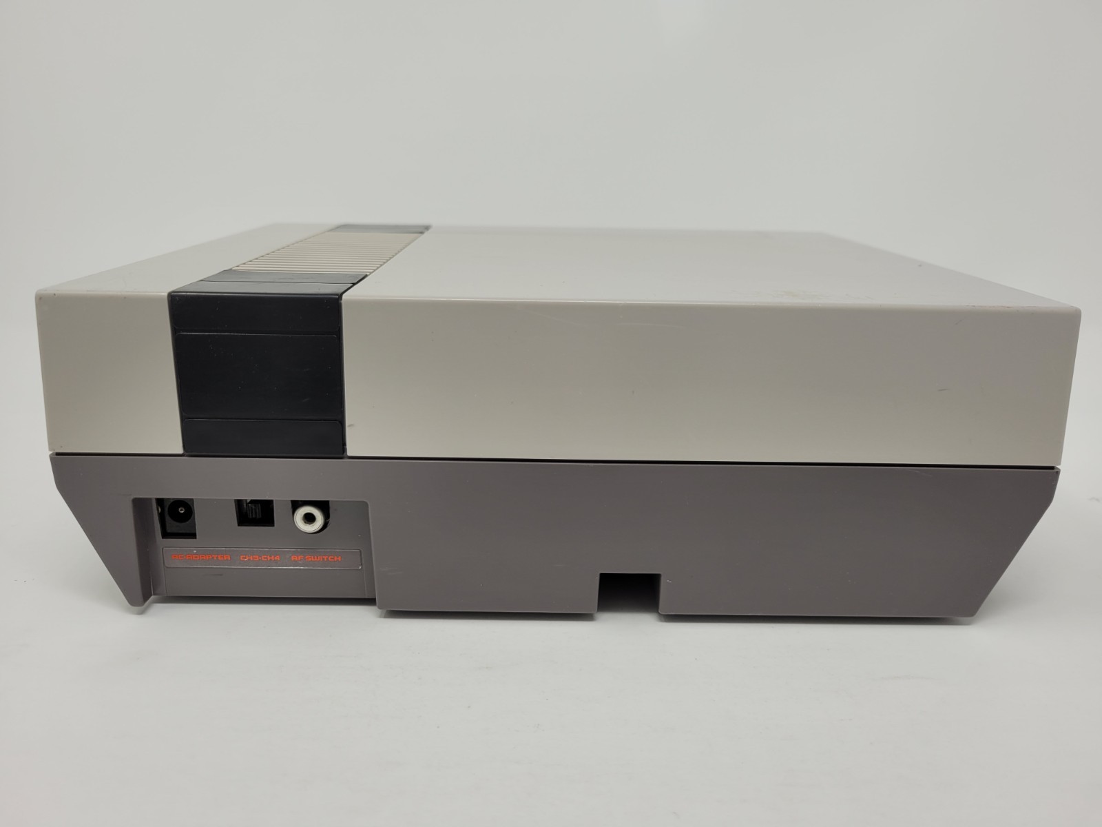 Nintendo Entertainment System Console, Controller, Cables & Game Cart. NES-001