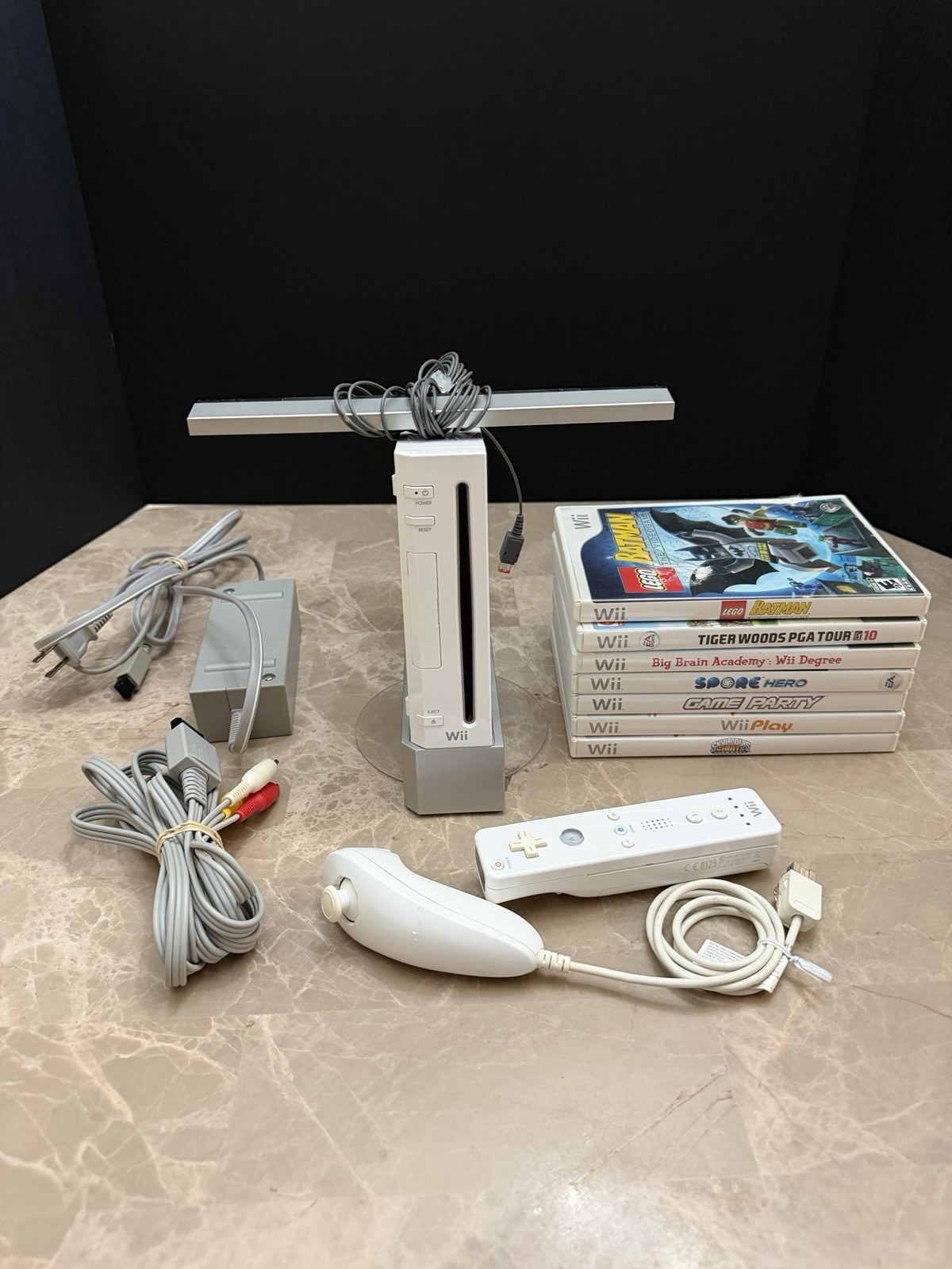 Nintendo Wii Bundle – Power, A/V Cables, & Sensor – 7 Games & Accesories