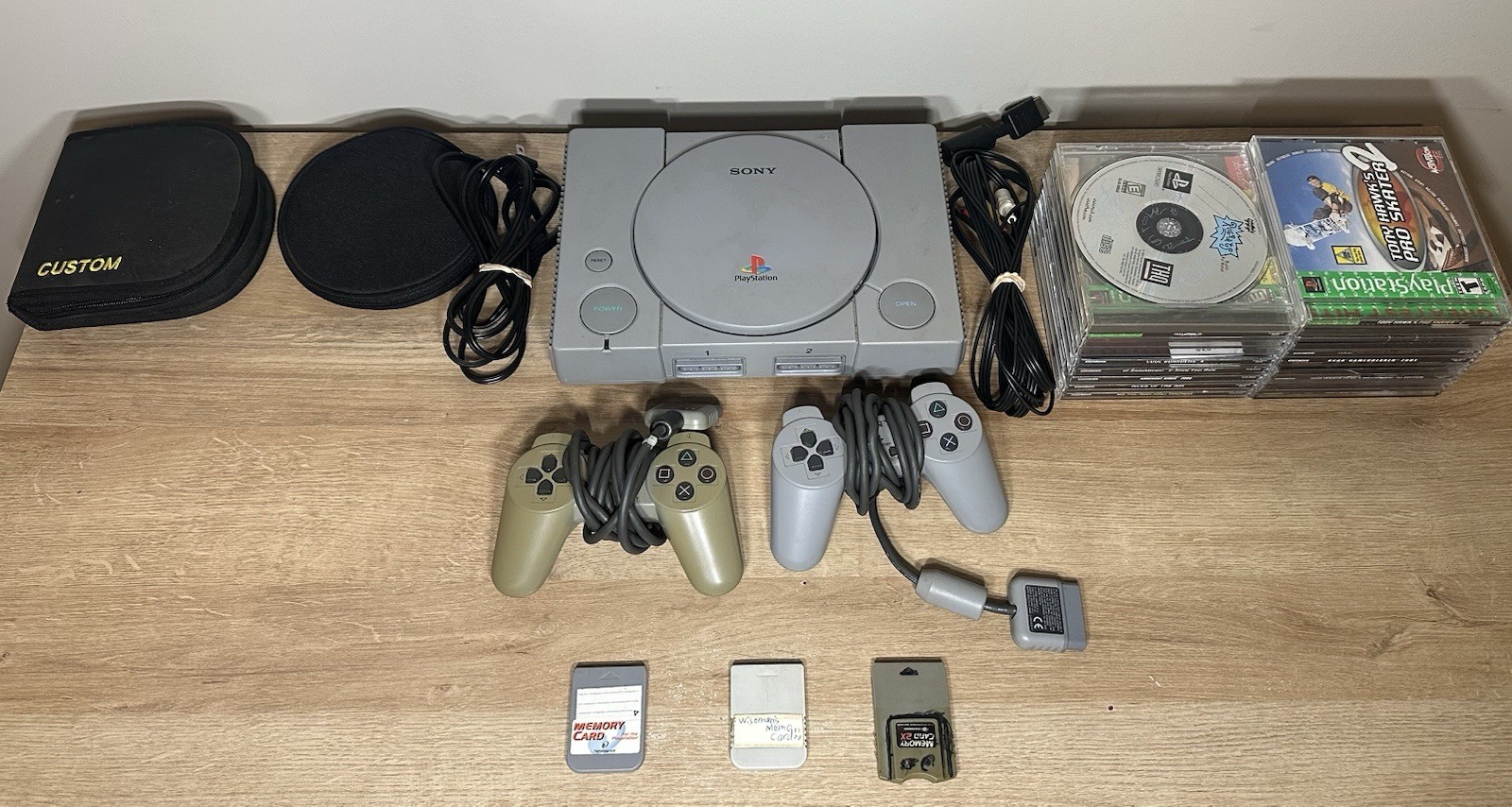 Ps1 Bundle-19 Games (1 Factory Sealed)-2 OEM controllers-3 Memory Cards-Cables
