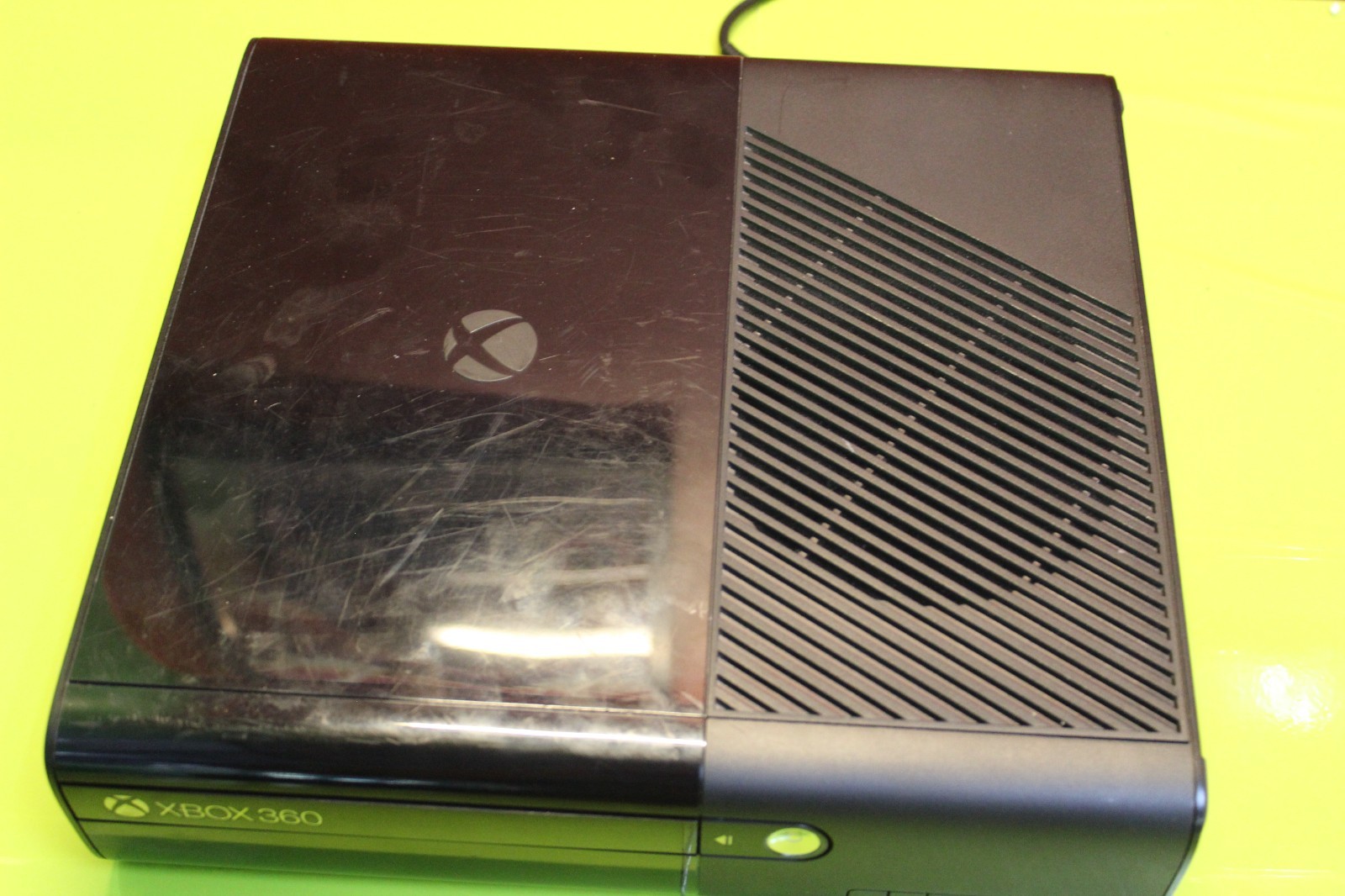 Microsoft Xbox 360E For Parts Not Working