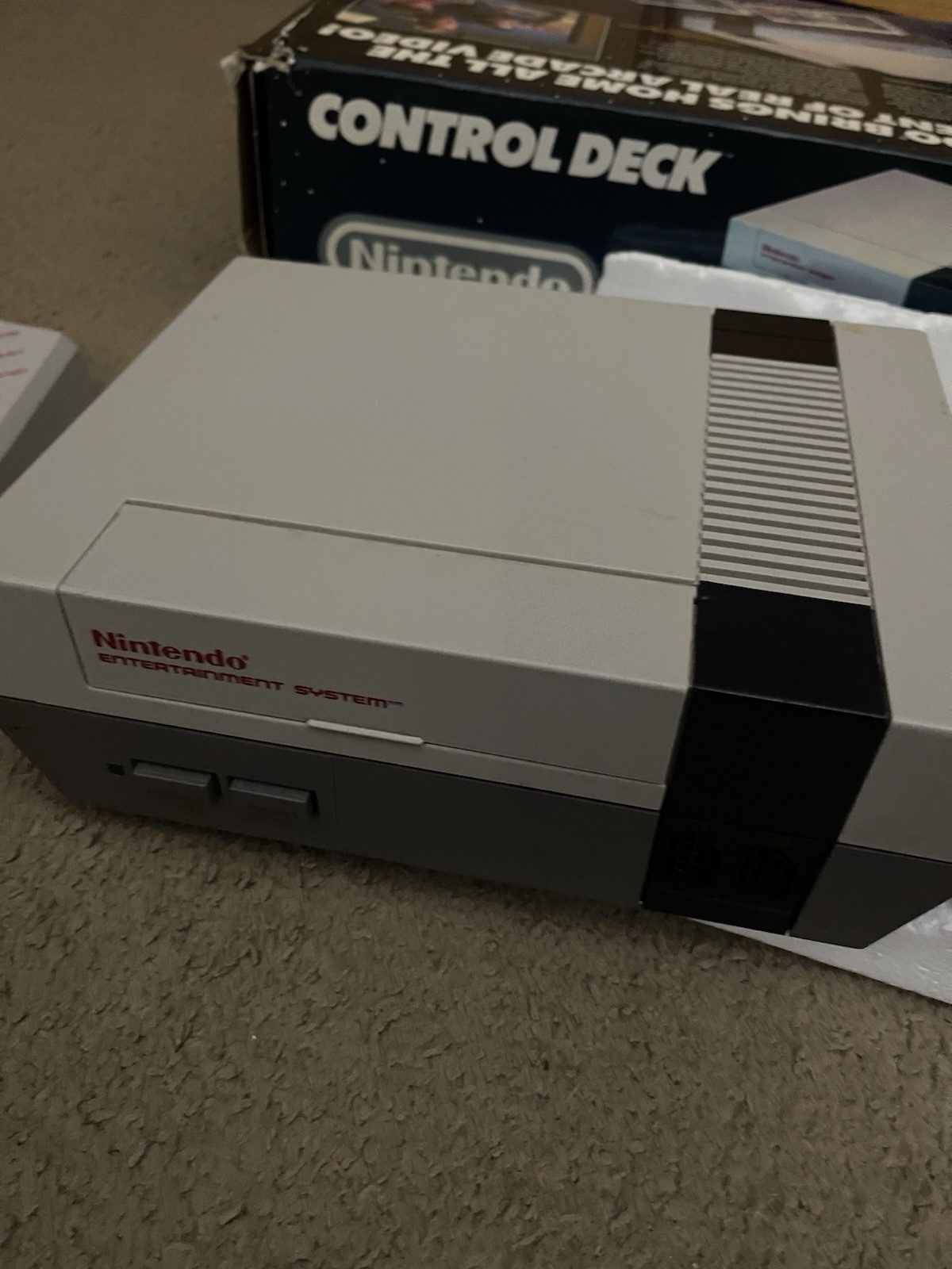 Nintendo NES Console With Box( Everything Included) Extra NES Stick Controller