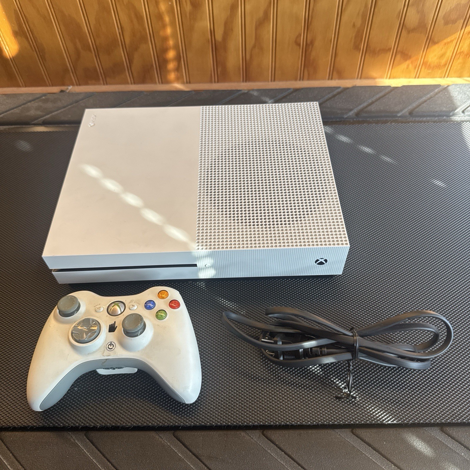 Microsoft Xbox One S 1681 Console White w/Controller & Power Cable Tested Nice