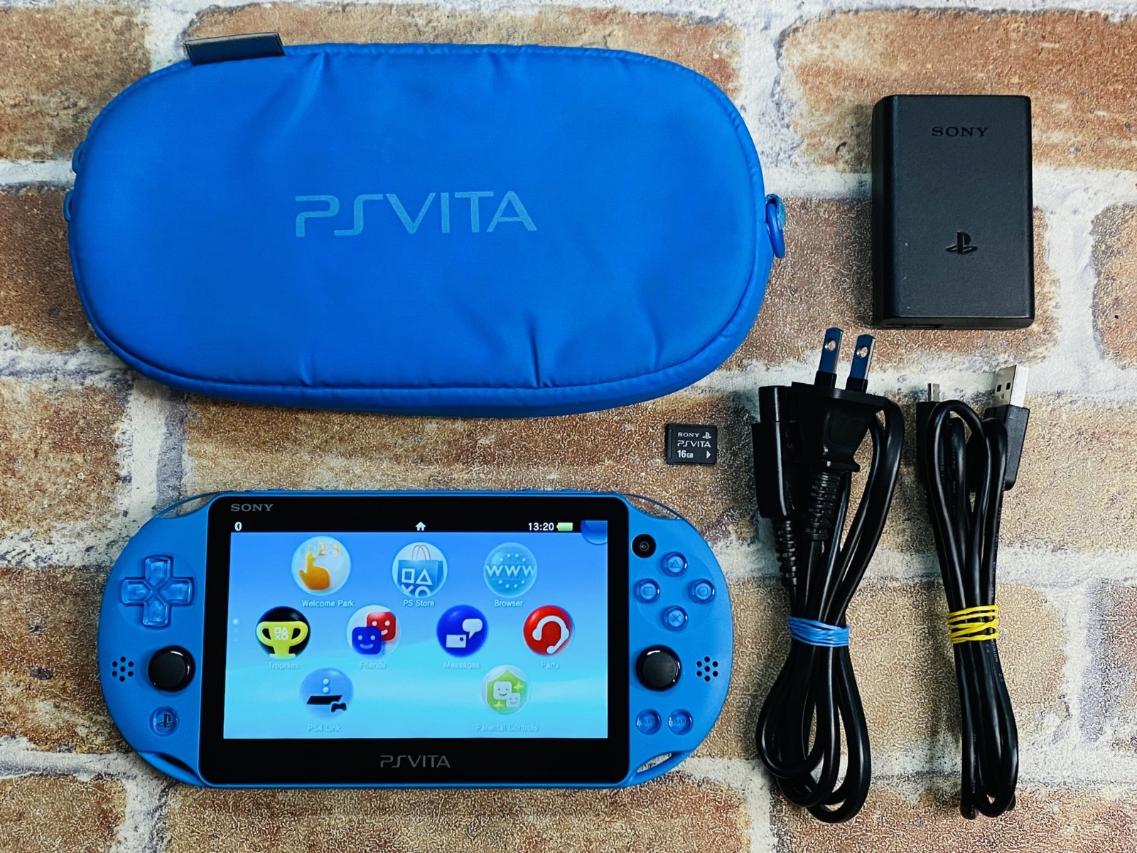 PS Vita PCH-2000 Aqua Blue SONY PlayStation Japan 16GB Charger Mobile Case EX