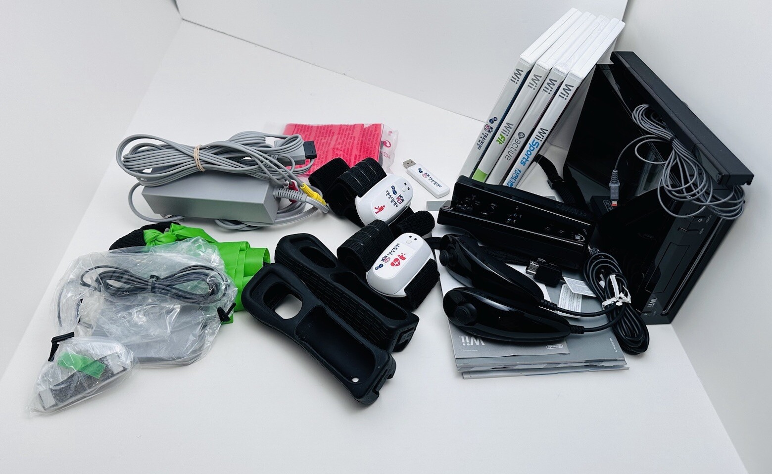 Black Nintendo Wii Console Bundle – Wii Sports 2 Remotes – 100% Works