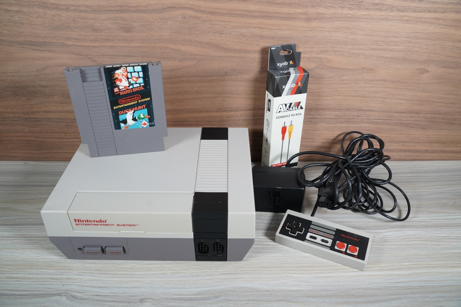 Nintendo NES Console w/ Cables & OEM controller – TESTED WORKING