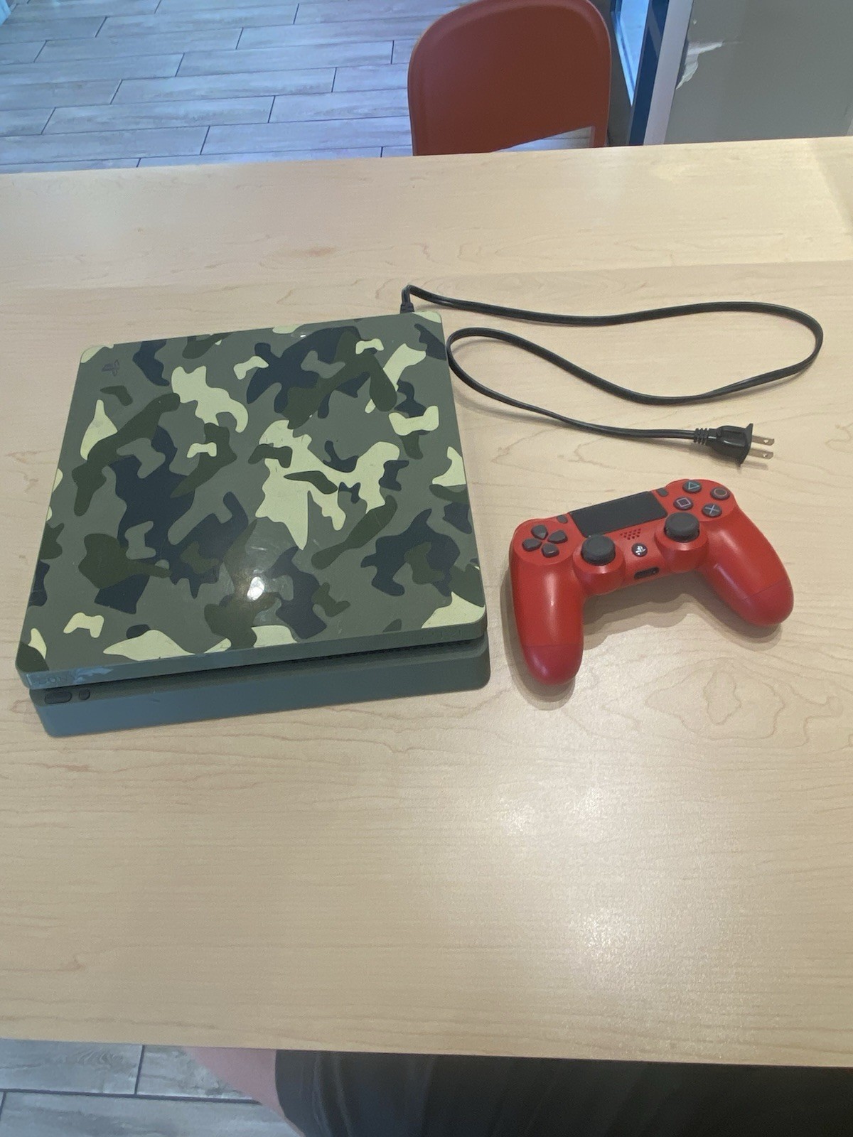 Sony PlayStation 4 Slim Call of Duty: WWII Limited Edition 1TB Green Camouflage